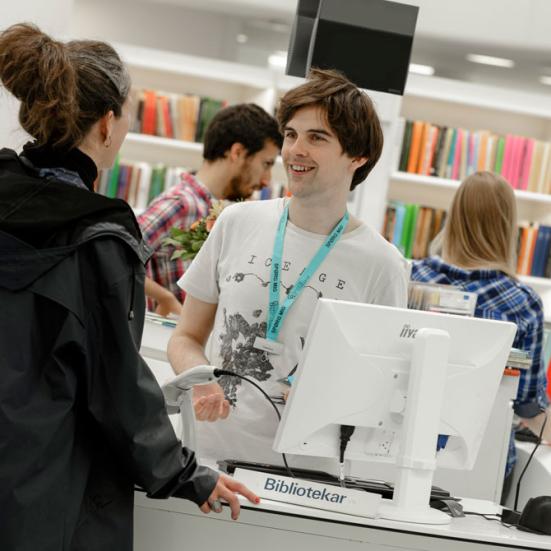 Bibliotekar i infoøen