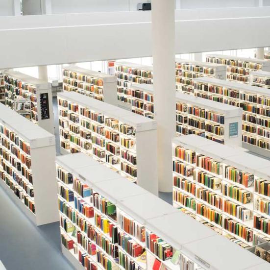 Boghylder på Gentofte Hovedbibliotek