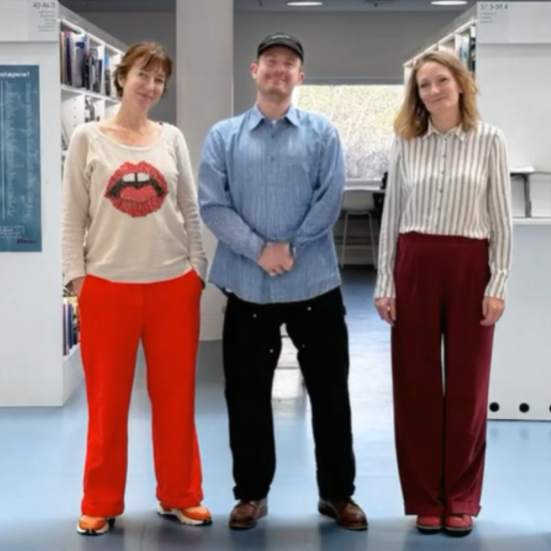 Holdet bag podcasten Genlæst