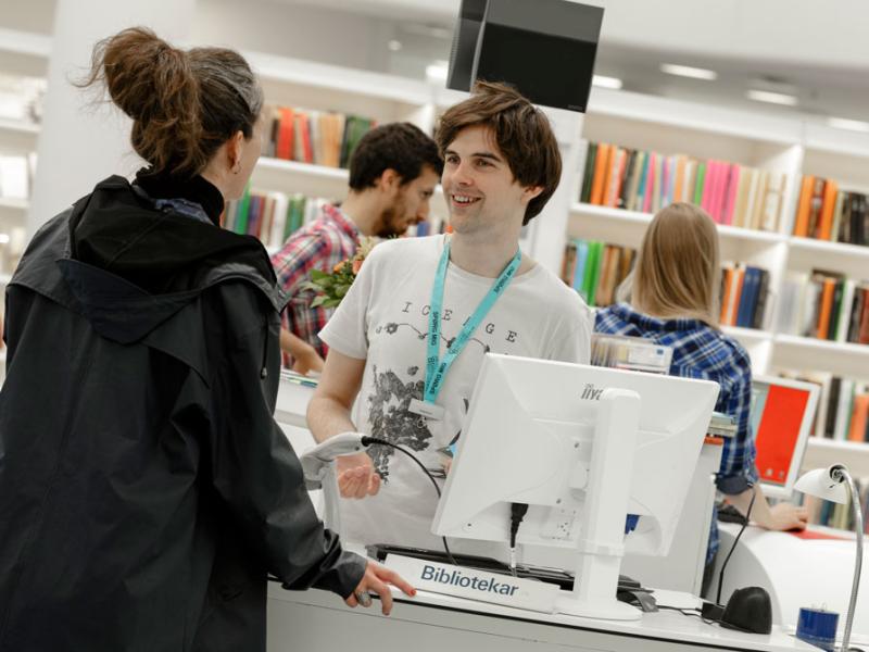 Bibliotekar i infoøen