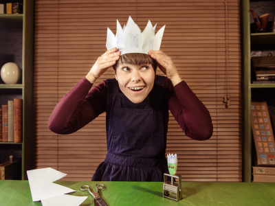 Fra teaterstykket Skrivebordet