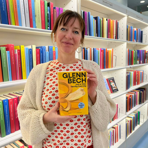 Maj med bogen Jeg er ikke færdig med dig