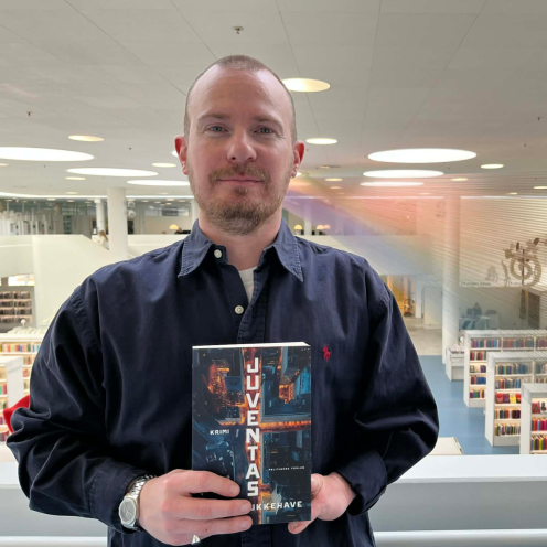 Morten med bogen Juventas