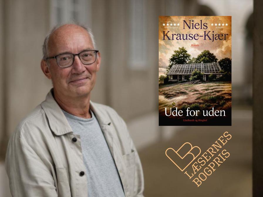 Niels Krause Kjær med bogen Ude for uden