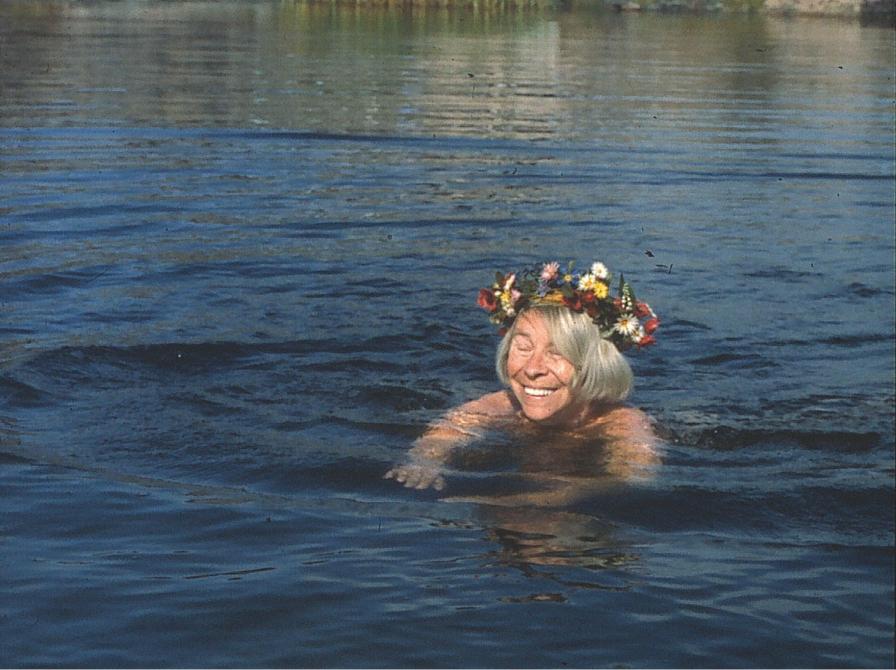 Tove Jansson svømmer
