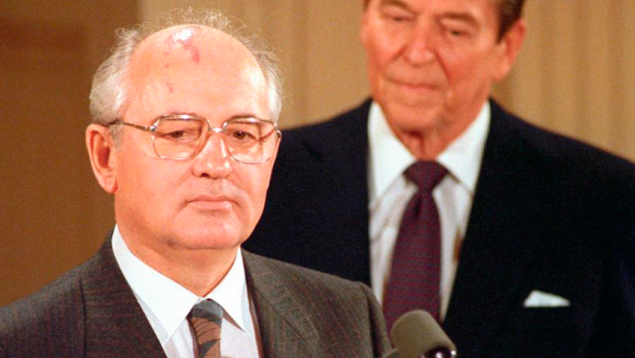 Mikhail Gorbatjov og Ronald Reagan